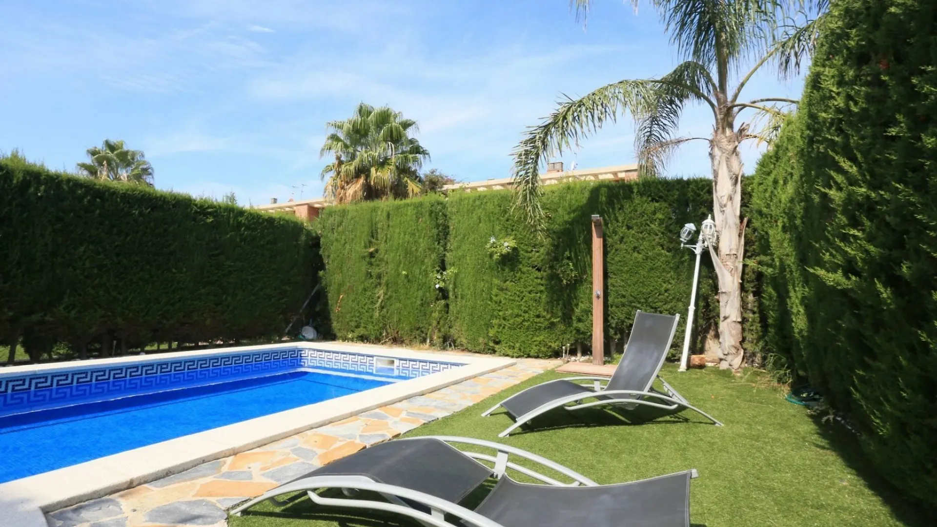 Casa Vista A La Piscina Para 8 Personas En Cambrils Apartment